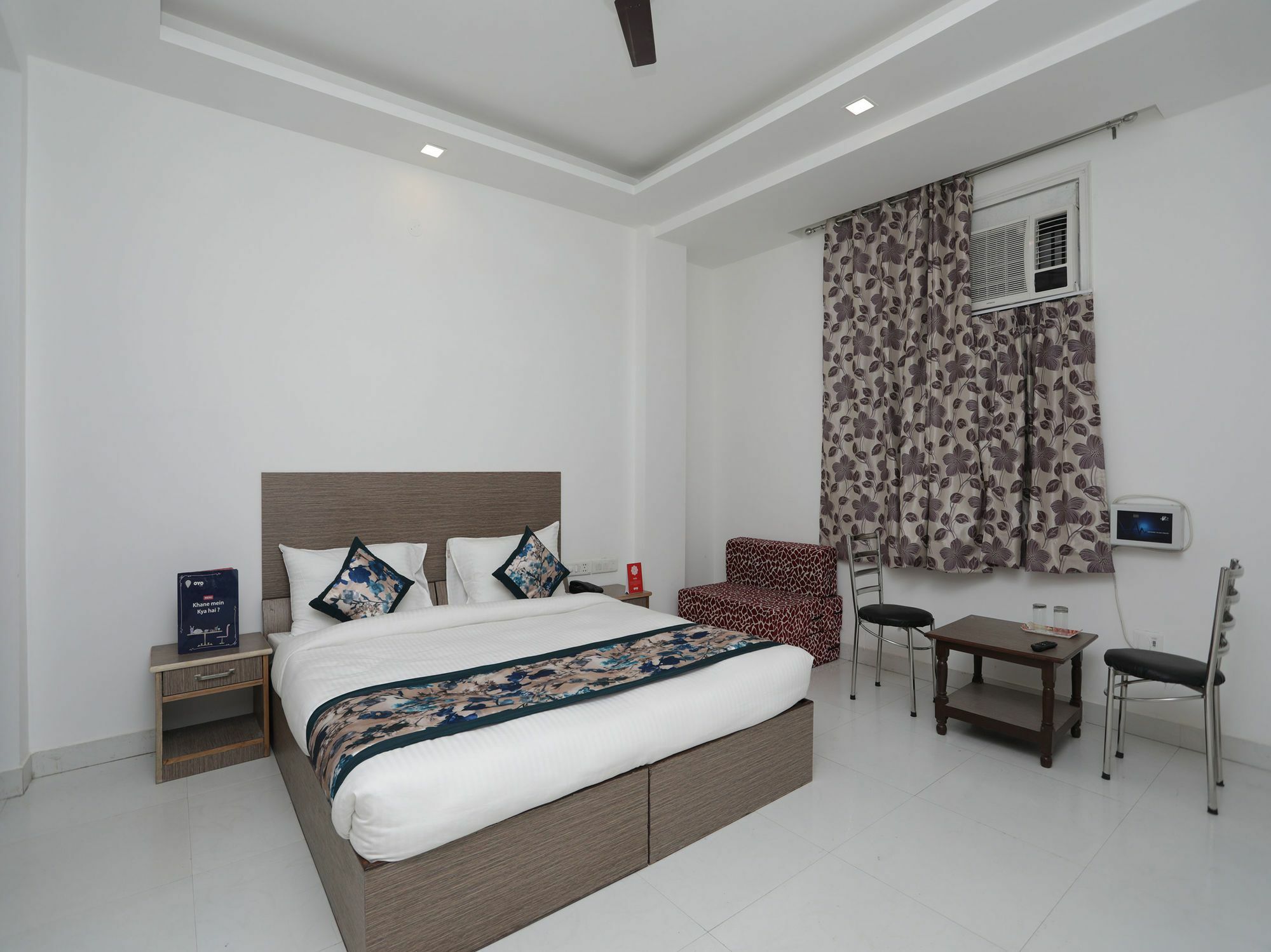 Oyo Hotel Qubic Stay New Delhi Exterior foto