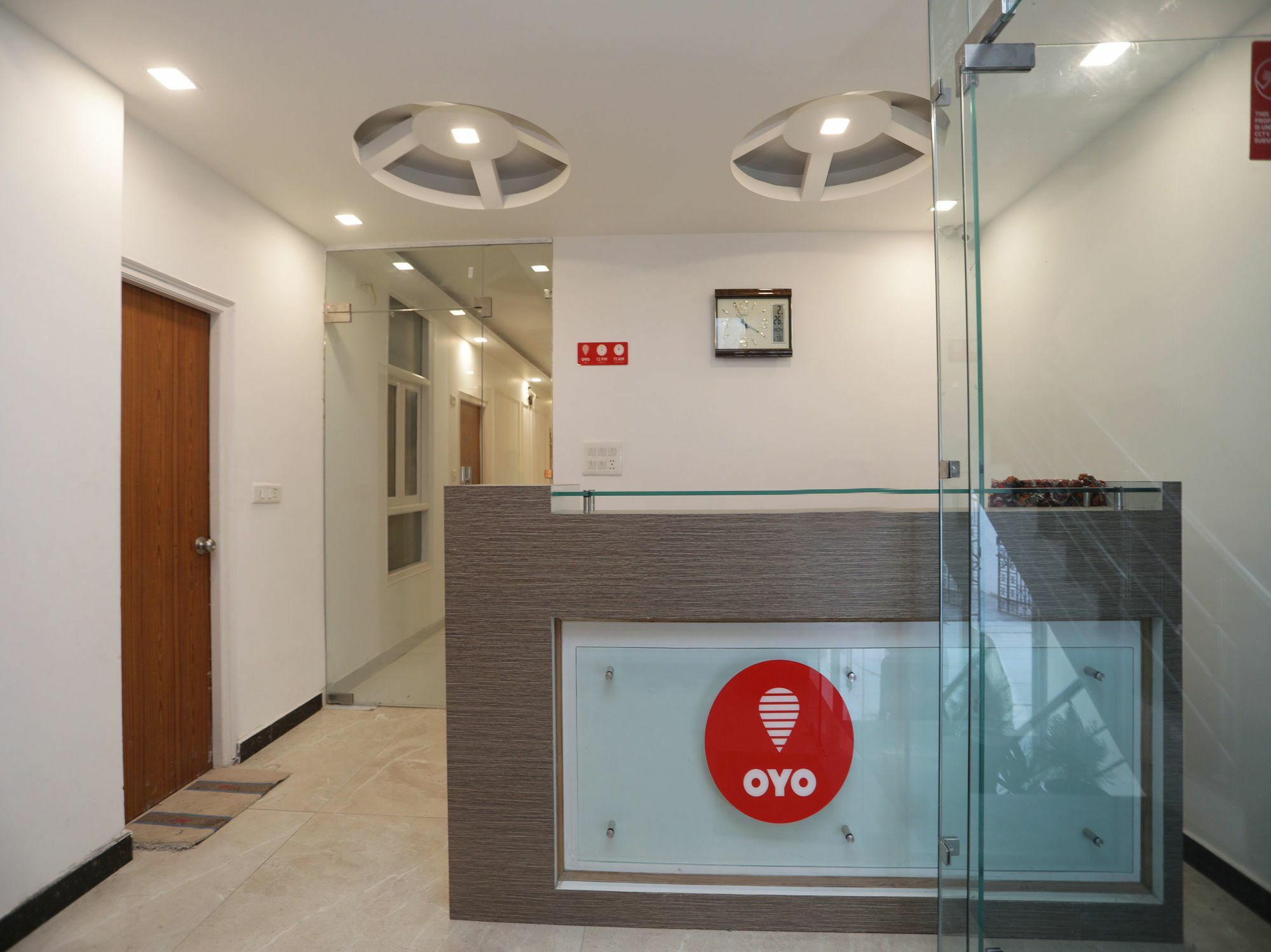 Oyo Hotel Qubic Stay New Delhi Exterior foto