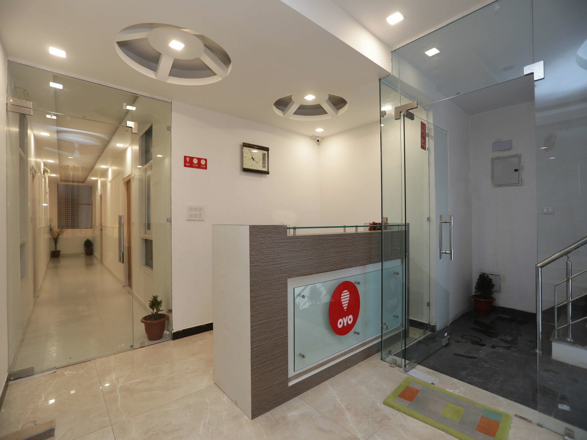 Oyo Hotel Qubic Stay New Delhi Exterior foto